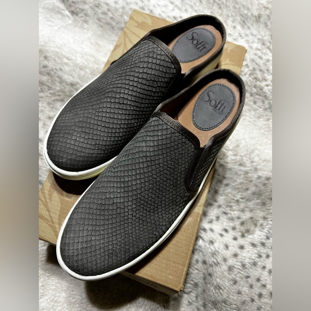 SOFFT Somerton Snare Gray Slip-On Shoes Sneakers Slides 7.5 Medium NIB